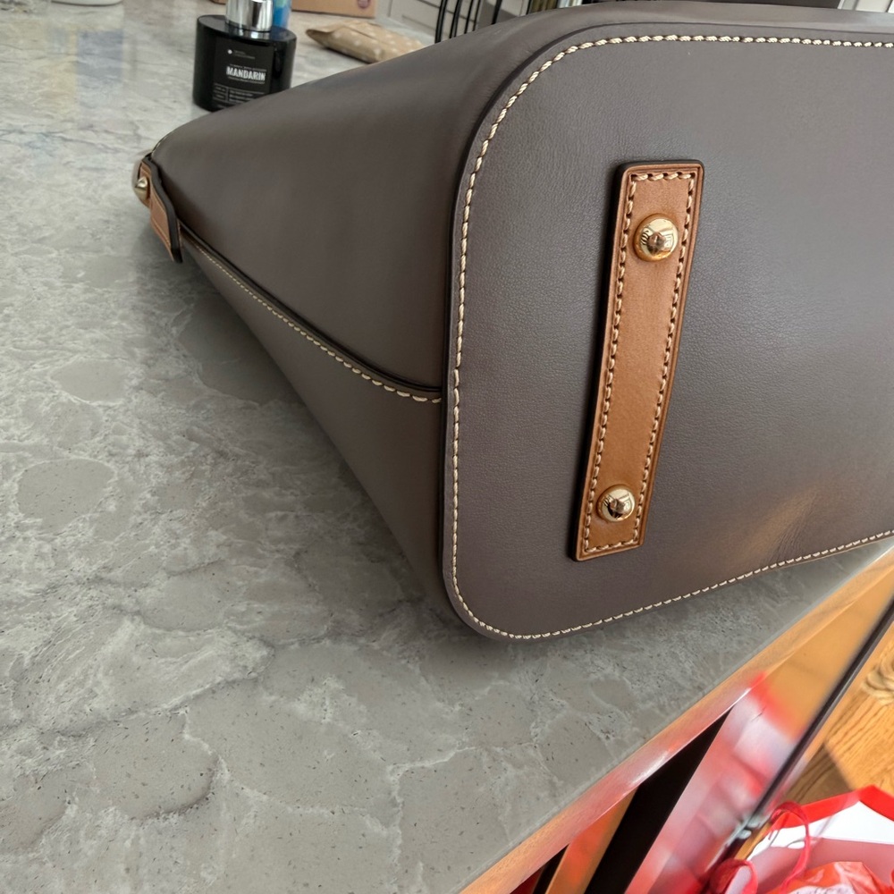 Dooney & Bourke Wexford Leather Small Ridley bag - Picture 5 of 7